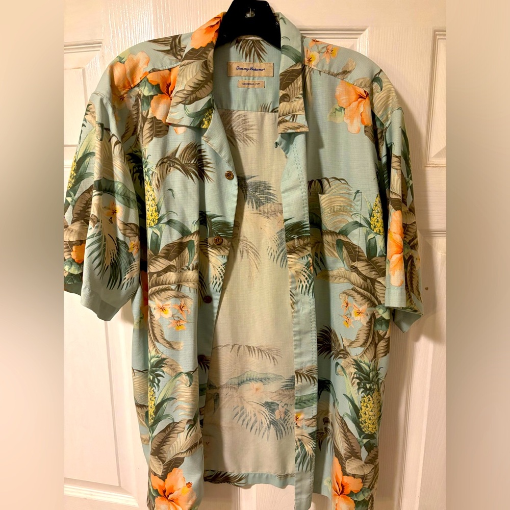 Tommy Bahama casual short sleeve button down